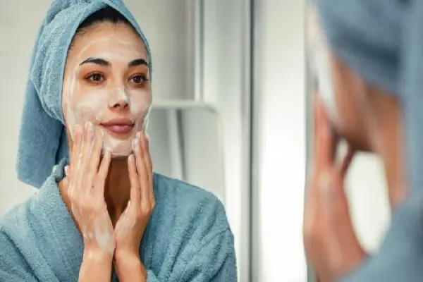 فواید استفاده از کلینزر های صورت
