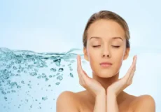 فواید آبرسان برای پوست چرب
